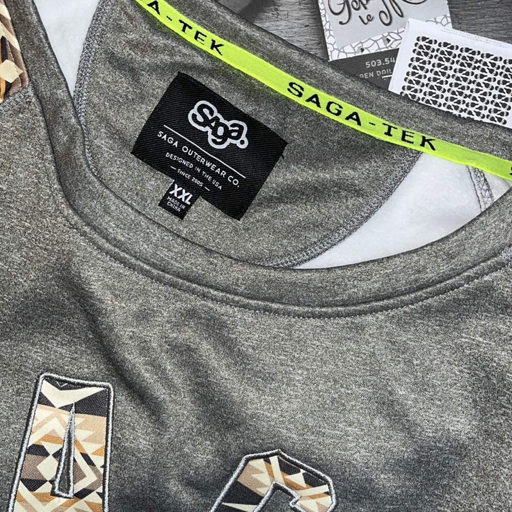 🎿 🪵 🎿•🟤 SAGA x Thumb hole vibes 🟤• 🎿🪵🎿